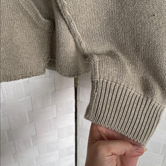 GAP Vintage Distressed Knitted Hoodie 🕊️ - Picture 3 of 8